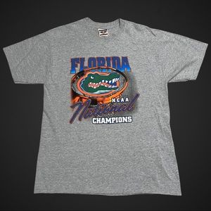 Vintage Florida Gators 2006 NCAA National Champions Tshirt Size L Gray EUC